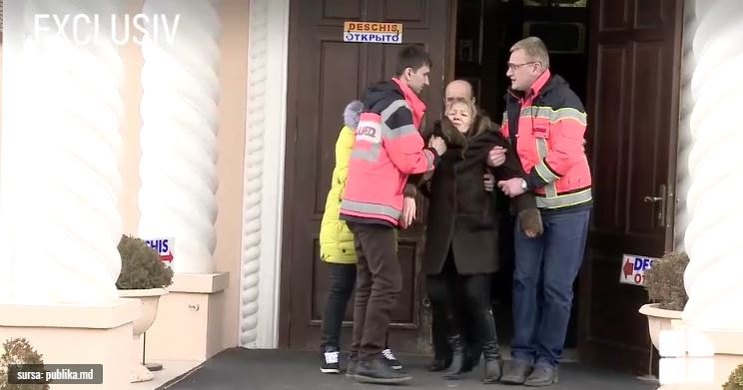 Primele imagini de la înmormântarea Anastasiei Cecati! Rudele și prietenii, împietriți de durere