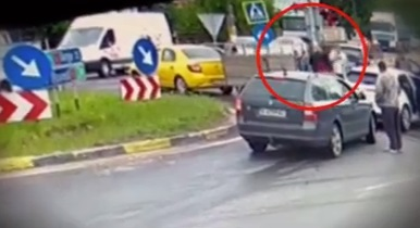 Scandal monstru la Călugăreni: Un interlop a atacat, în plină stradă, o polițistă!