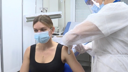 De ce Simona Halep a fost vaccinată cu serul Pfizer? Explicațiile medicului Valeriu Gheorghiță