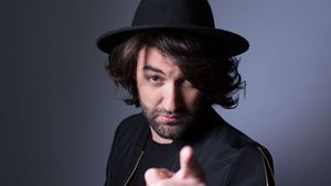 Smiley s-a reprofilat! A cântat muzică lăutărească la o nuntă. Ce artiși i-au fost alături
