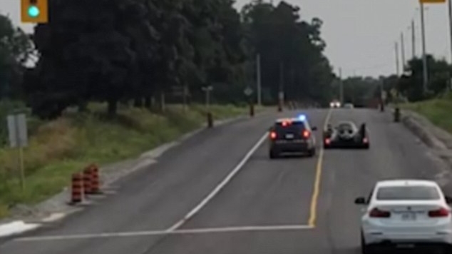 Batman, tras pe dreapta de Poliție! Cum a fost surprins pe o autostradă din Canada