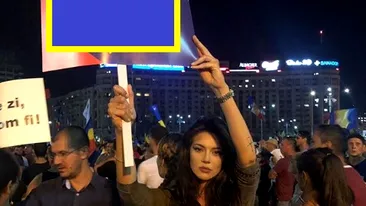 Christina Ich, în mijlocul protestatarilor de la mitingul diasporei! Mesajul de pe pancarta ei