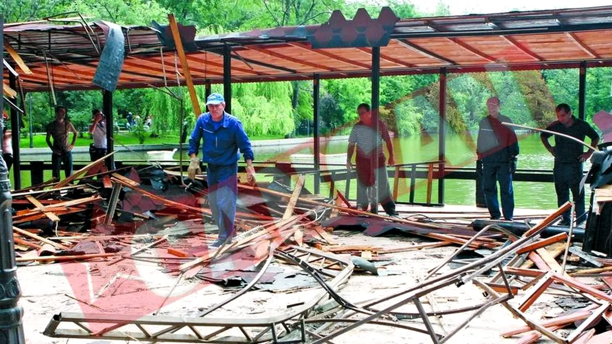 Au intrat cu buldozerul in terasele ilegale din parc