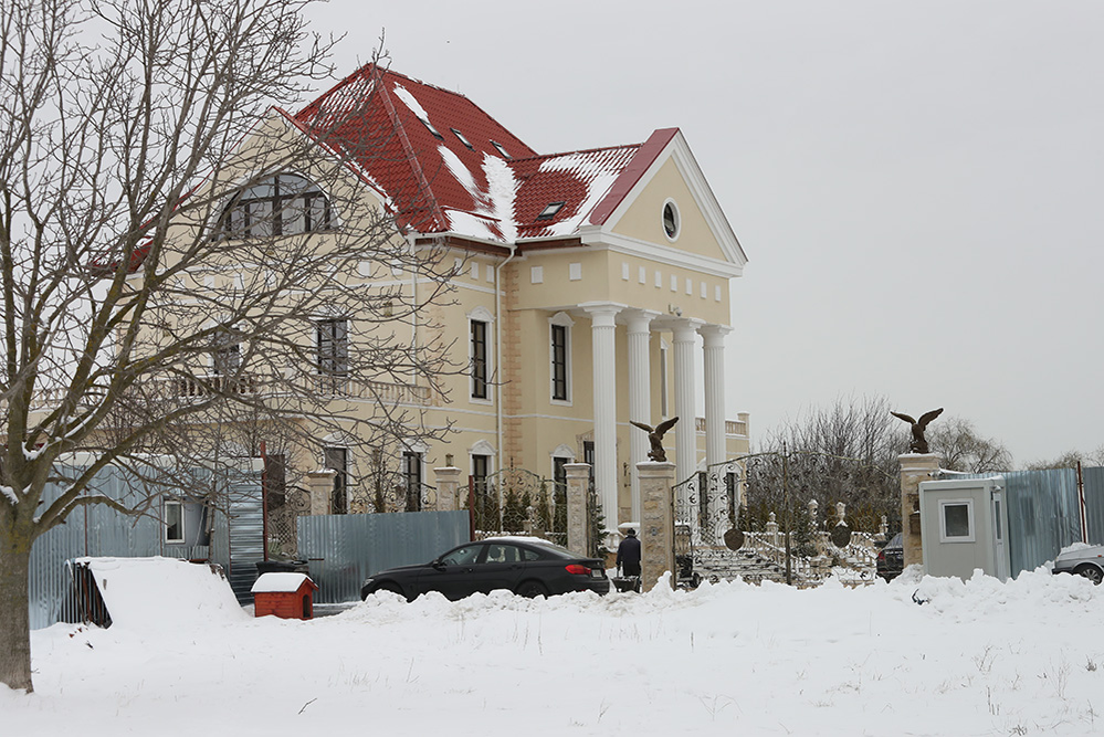 Palatul impresionant din zona nordului a Capitalei al "Șeicului" irakian