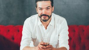 ADRIAN DESPOT se iubeşte de 20 de ani cu LISA! Cum arată soţia cântăreţului