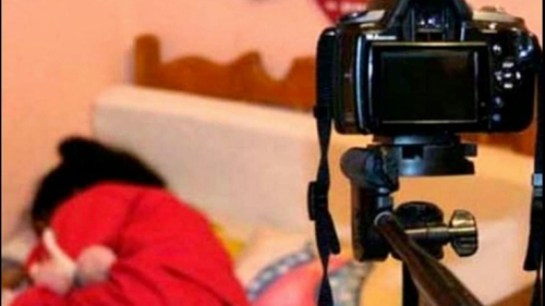 Calvarul unei minore din Argeș. Exploatată sexual și apoi șantajată