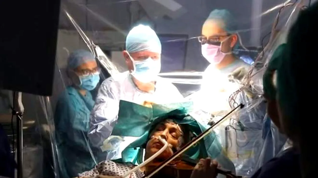 Caz incredibil! O femeie a cântat la vioară în timp ce era operată pe creier