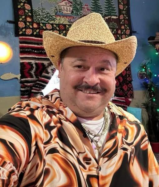 Mihai Bobonete a dat din casă despre noul sezon al serialului „Las Fierbinți” / Sursa foto: Social media
