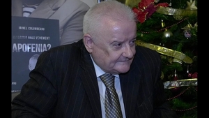 Cum își trezește Irinel Columbeanu vecinii de la azil, în fiecare dimineață. Fostul milionar ascultă același lucru zi de zi