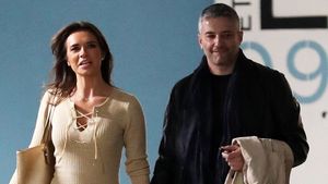 Adevărul despre bărbatul cu care ”Fata de la Meteo” a fost filmată în timp ce se săruta la 1 an de la divorţ!  Avem declaraţii în premieră. Noul iubit al vedetei PROTV: ”Am divorţat, iar Magda…”