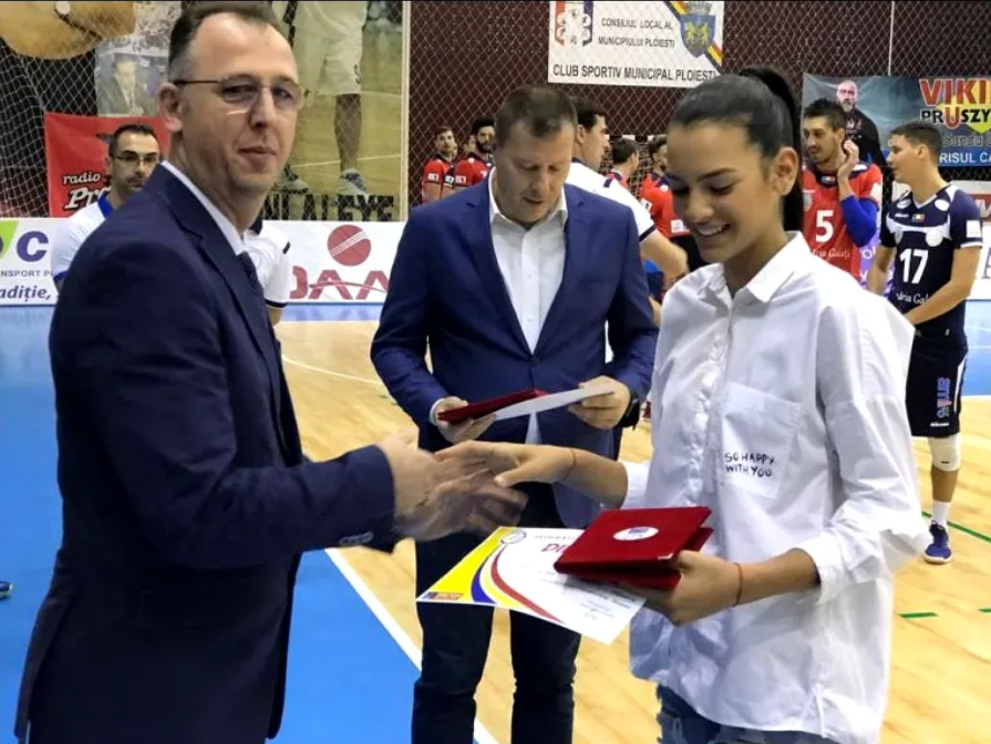Adin Cojocaru a primit Premiul de Excelență la Gala Mari Sportivi pentru un an 2023 cu mari succese în volei! „Ne dorim să confirmăm ceea ce s-a întâmplat acum”. VIDEO