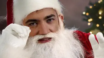 Mosule, ce tanar esti! Vezi cine este persoana costumata in Mos Craciun!