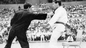 Imagini nemaivăzute cu Bruce Lee! Singurul meci de MMA în care a luptat! Este uluitor ce face VIDEO