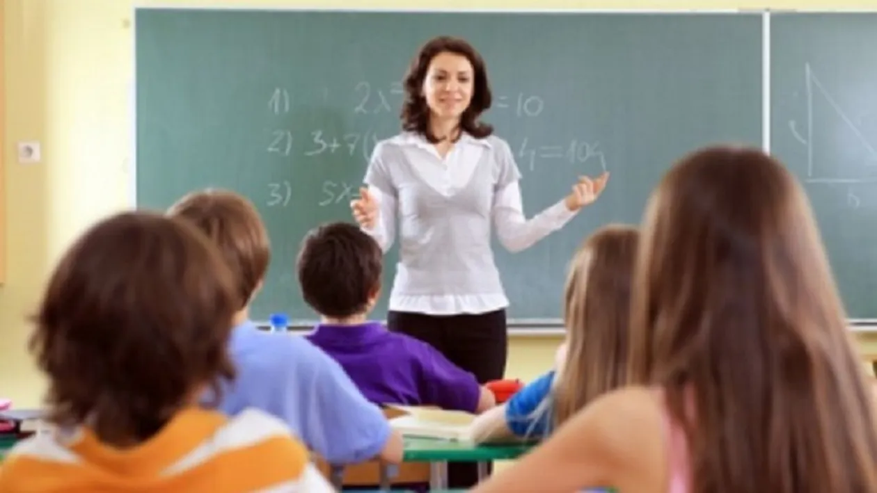 Mesajul unei învăţătoare pentru toţi părinţii: Vorbiţi-le fetiţelor voastre despre menstruaţie! Vorbiţi-le şi băieţeilor...