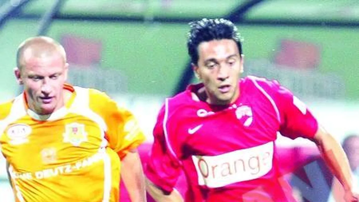 Dorinel Munteanu il tine in joc de glezne pe Adrian Porumboiu