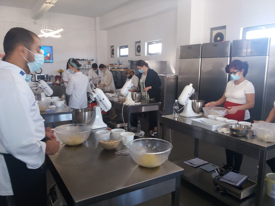 În așteptarea sărbătorilor, multe cursante vor să devină profesioniste în bucătărie