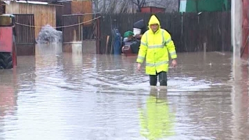 Atenţionare METEO! Cod portocaliu de inundaţii în opt judeţe