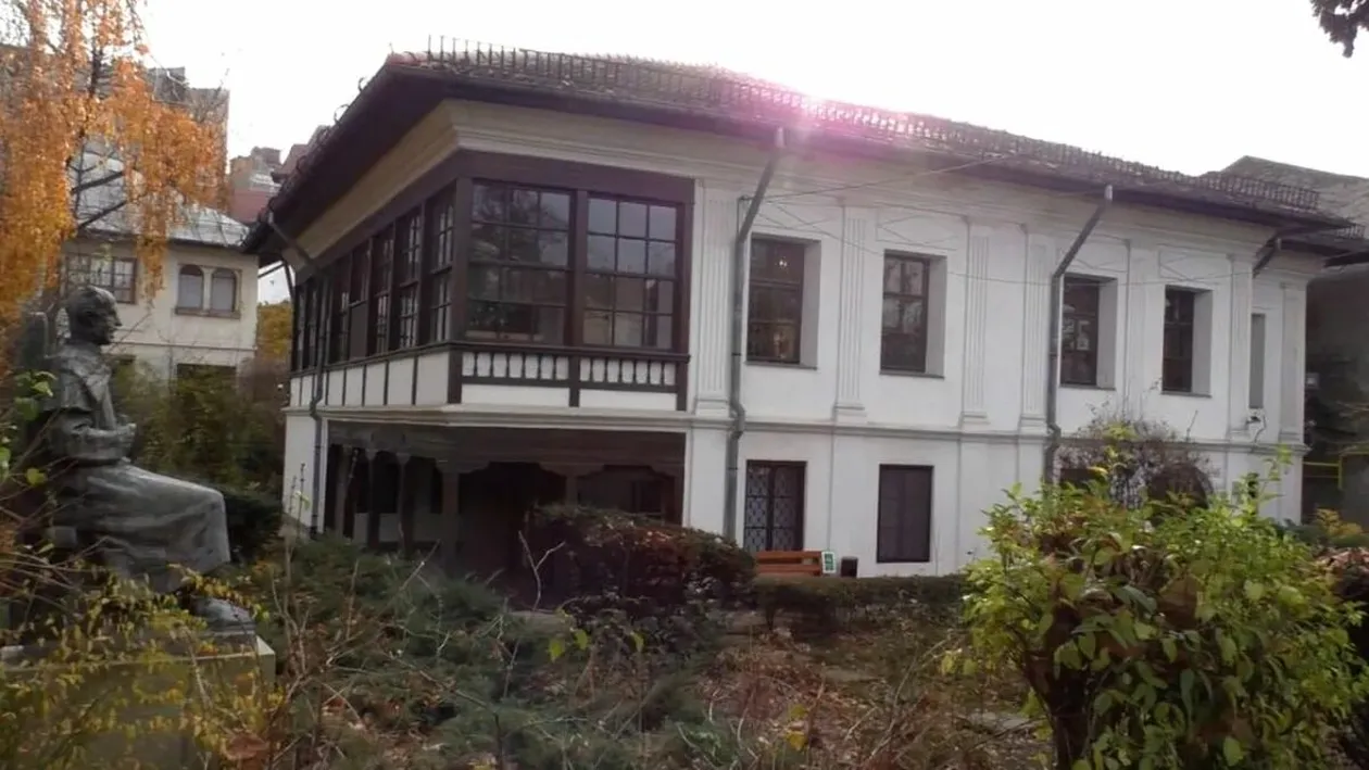 Casa cea mai veche și plină de evenimente istorice din București. A fost ridicată în 1760, iar azi adăpostește un important muzeu