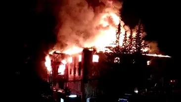 Incendiu la un cămin! 12 persoane au murit şi 22 au fost grav rănite