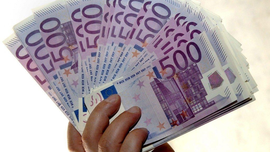 Curs BNR 12 noiembrie. Leul se depreciază la început de săptămână
