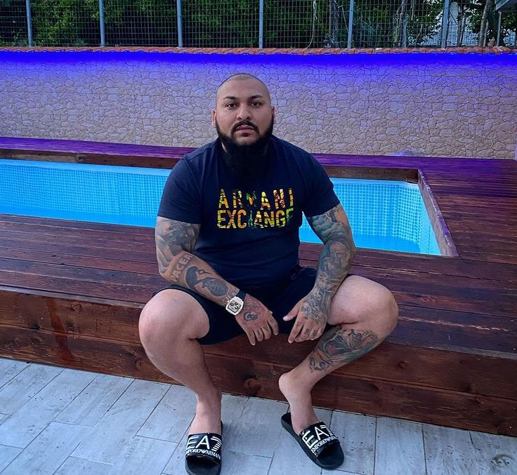 Manelistul a fost condamnat la 9 luni de închisoare cu suspendare (sursa foto Instagram)