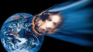 Un asteroid de marimea unui portavion va trece, marti, la mica distanta de Terra