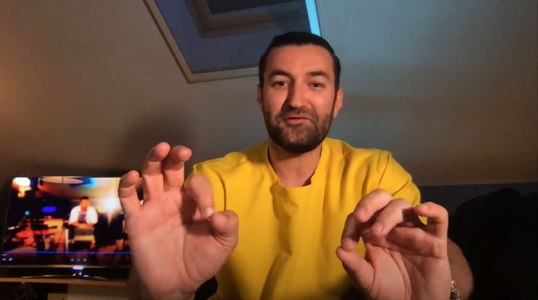 Gina Pistol, filmată în timp ce îl sărută pe Smiley: “Te iubesc”. Cum a reacționat prezentatorul de la Românii au Talent și dezvăluirile făcute despre viața lor în vreme de coronavirus | VIDEO