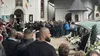 Imaginile durerii de la înmormântarea polițistului ucis de propriul fiu. Sute de oameni au fost prezenți