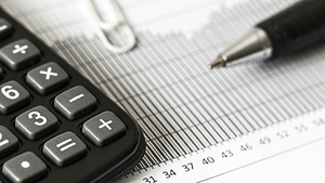 Ce efecte negative va avea noua taxă aplicată pentru toate plățile din România: „Suntem de râsul lumii”