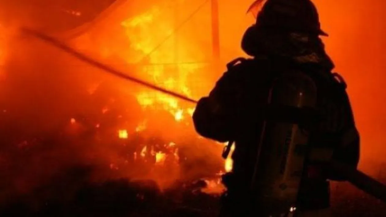 Caz înfiorător! Un bebeluș și părinții acestuia au murit, după ce o damă de companie i-a dat foc clientului său în apartamentul aflat sub ei