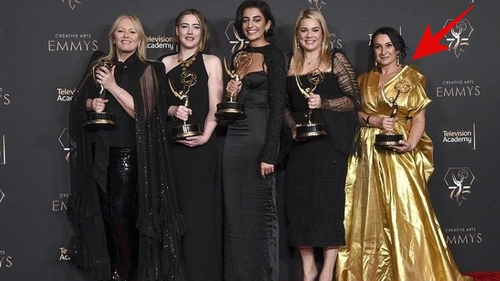 Cine este misterioasa româncă învingătoare la Premiile Emmy. Bianca a strălucit alături de cele mai mari staruri de la Hollywood