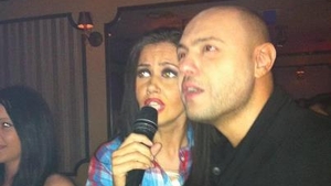 Excesele Zavorancei! Dupa ce a incercat sa se sinucida si a fost internata in spital, s-a dus decoltata in club, la karaoke!