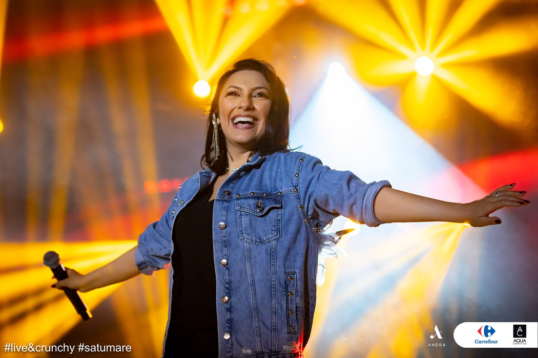 Andra Măruță s-a împlinit sau chiar e însărcinată?! Cum a apărut pe scenă la Satu Mare, în timpul ultimului concert