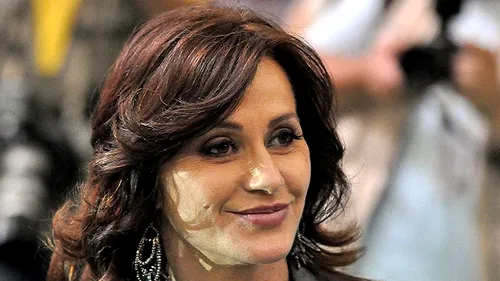 Zeita... pe plaja! Nadia Comaneci, senzationala in costum de baie! Cat de bine poate sa arate la 52 de ani