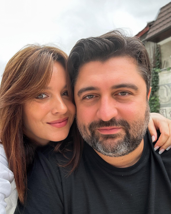 Actrița și soțul ei formează o familie fericită
