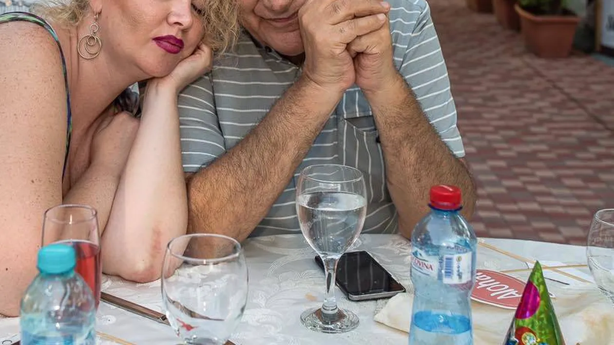 Oana Lis, goală puşcă în faţa muncitorilor! Chiar Viorel Lis a trimis-o! Cum s-a petrecut totul