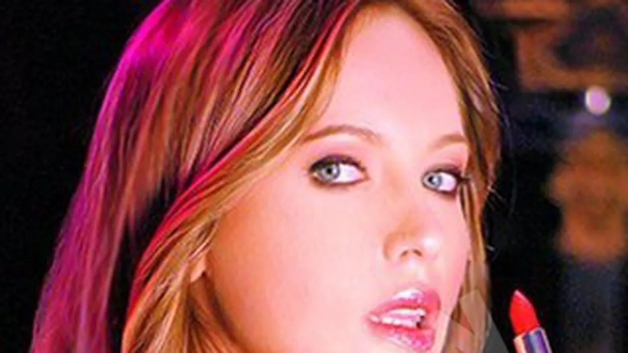 Da 6.000 de euro ca sa se machieze singura! Anca Badiu se duce la cursuri de make-up