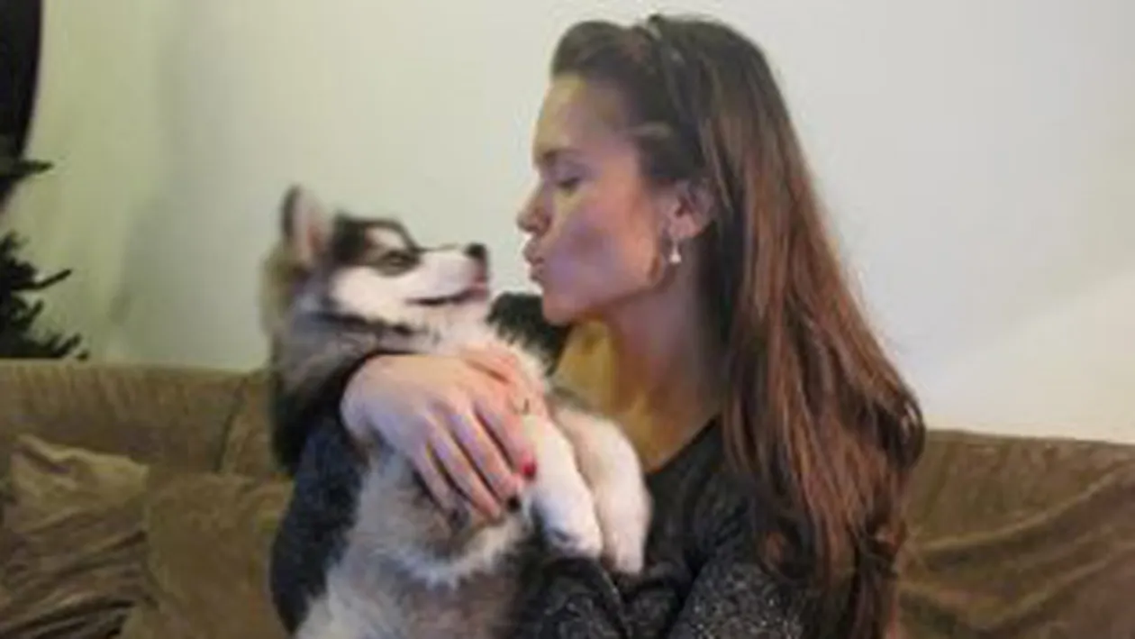 Cristina Siscanu si-a marit familia! Vezi cat de adorabil este noul membru!