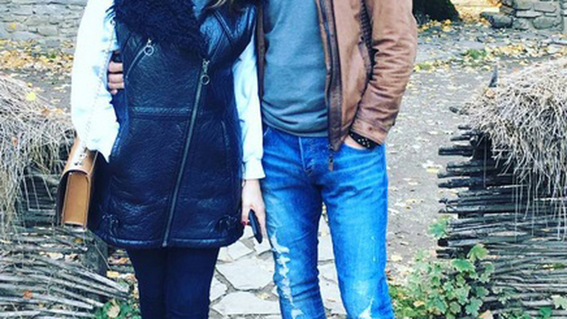 Sexy-mama! Cristina Şişcanu, apariţie de senzaţie într-o rochie mulată şi cu burta de gravidă la vedere