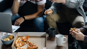 Studiul care revoluționează dietele: Câte kilograme slăbești dacă mănânci doar între orele 7:00 și 15:00