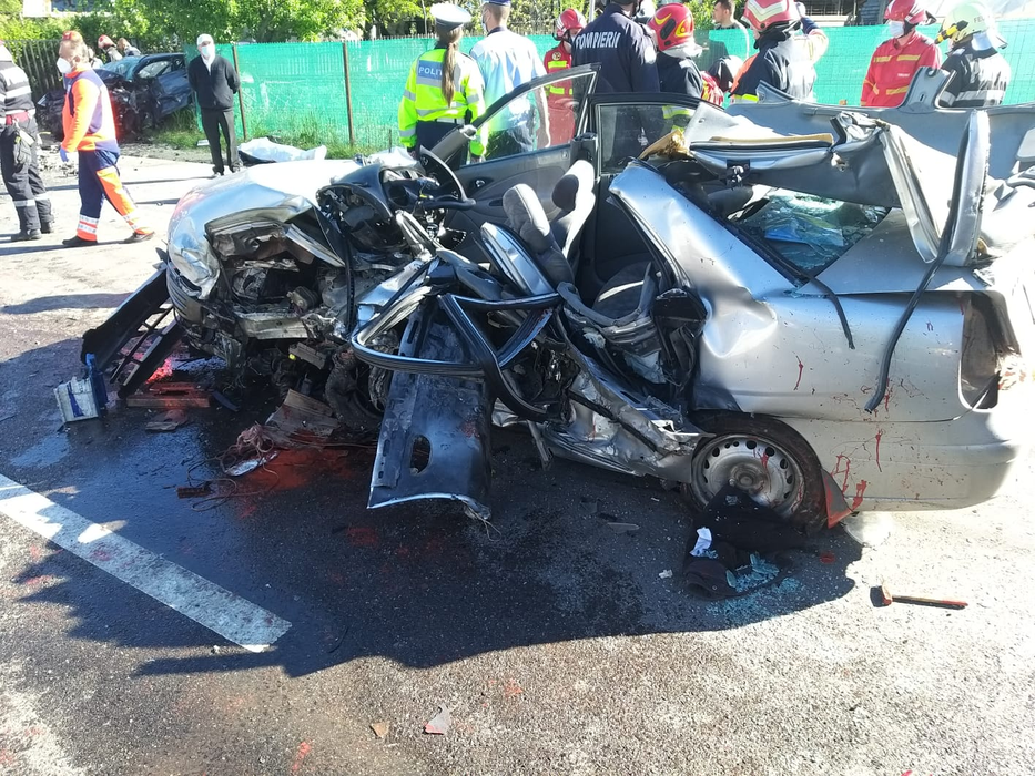 Accident grav cu 5 morți pe DN1, în zona Nistorești ( sursa foto ISU )