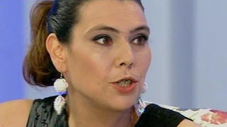 Ioana Tufaru umbla cu cioara vopsita! Se lauda ca a slabit fara sport si fara dieta cand ea de fapt e mai grasa decat era! Vezi aici proba cantarului!