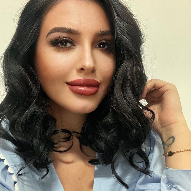 Mirela Banias, de nerecunoscut în prezent / Sursă foto: Instagram