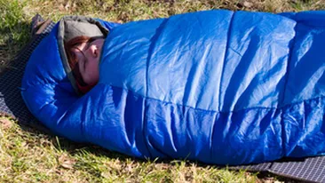 Platiti cu 2.400 de lire pe luna ca sa doarma!