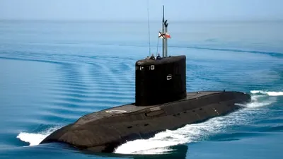 Submarin rusesc surprins la suprafață în Canalul Mânecii. NATO ironizează situația, Moscova se apără
