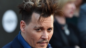 S-a aflat cel mai mare secret a lui JOHNNY DEPP! Actorul de la Hollywood e acuzat că ar „trişa“ în timpul filmărilor şi ar fi un impostor