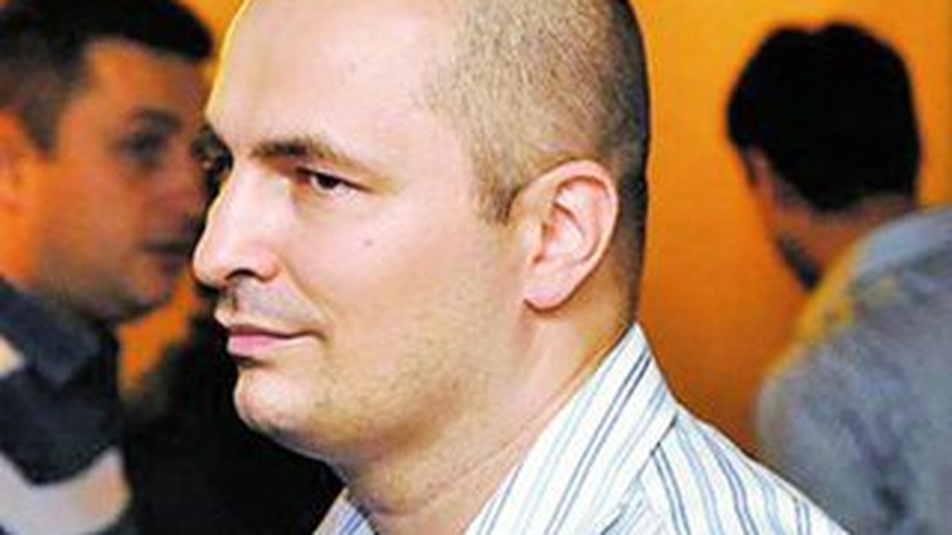 Si-a cerut iertare inainte sa sara de la etaj