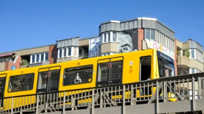 Orașul din România care ar putea avea primul tren suspendat. Tocmai s-au semnat studiile de prefezabilitate