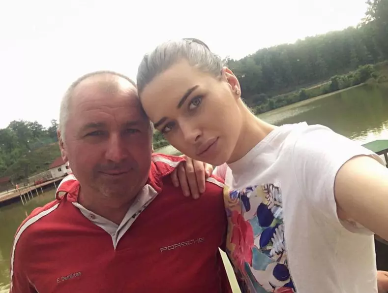 Imagini rare cu părinții Iustinei Loghin de la Insula Iubirii. Cum arată cei care i-au dat viață. FOTO