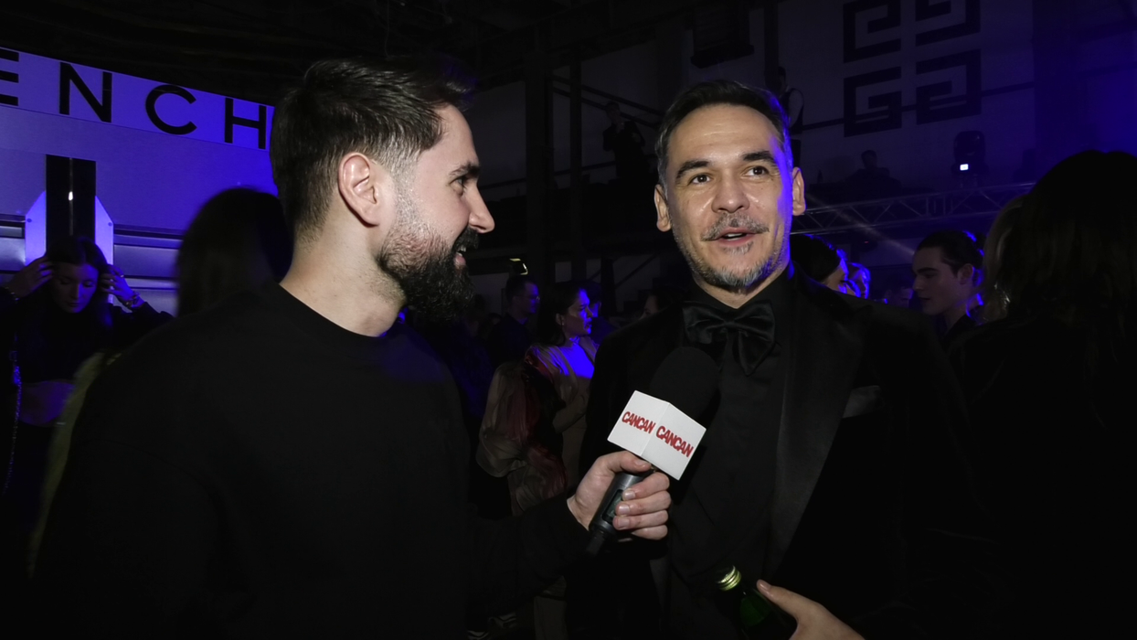 Răzvan Simion: "Nu cred că aș pleca cu Daliana, deși ar fi un test pentru relația noastră. Dacă aș pleca cu Dani, sigur îi batem de îi zăpăcim. Adică doar o manevră de producție să ne scoată din joc. Conținut la greu, foarte buni, la ce sunt eu nu e Dani echipat și în felul ăsta facem o echipă. Nu, deci nu, îi dărâm! Îi leșin!" (Foto: captură video)